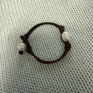 Brown Leather Bracelet with White Pearls